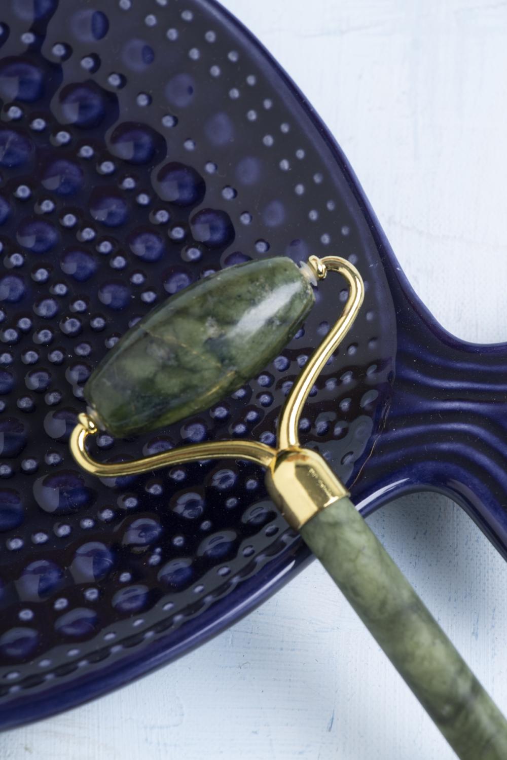 Ametist Gua Sha ve Yeşim Roller Takımı