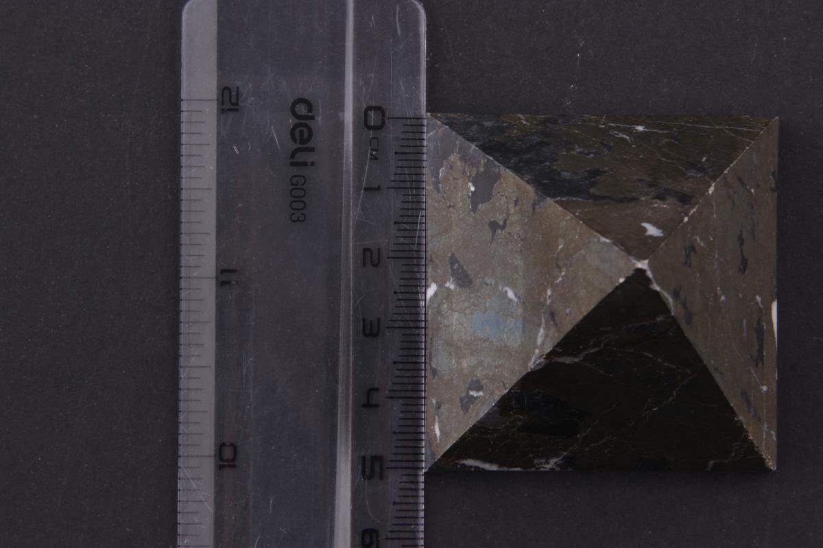 SERTİFİKALI Pirit  Orjinal ( Taşlar) Doğaltaş Piramit 5x5 cm D017