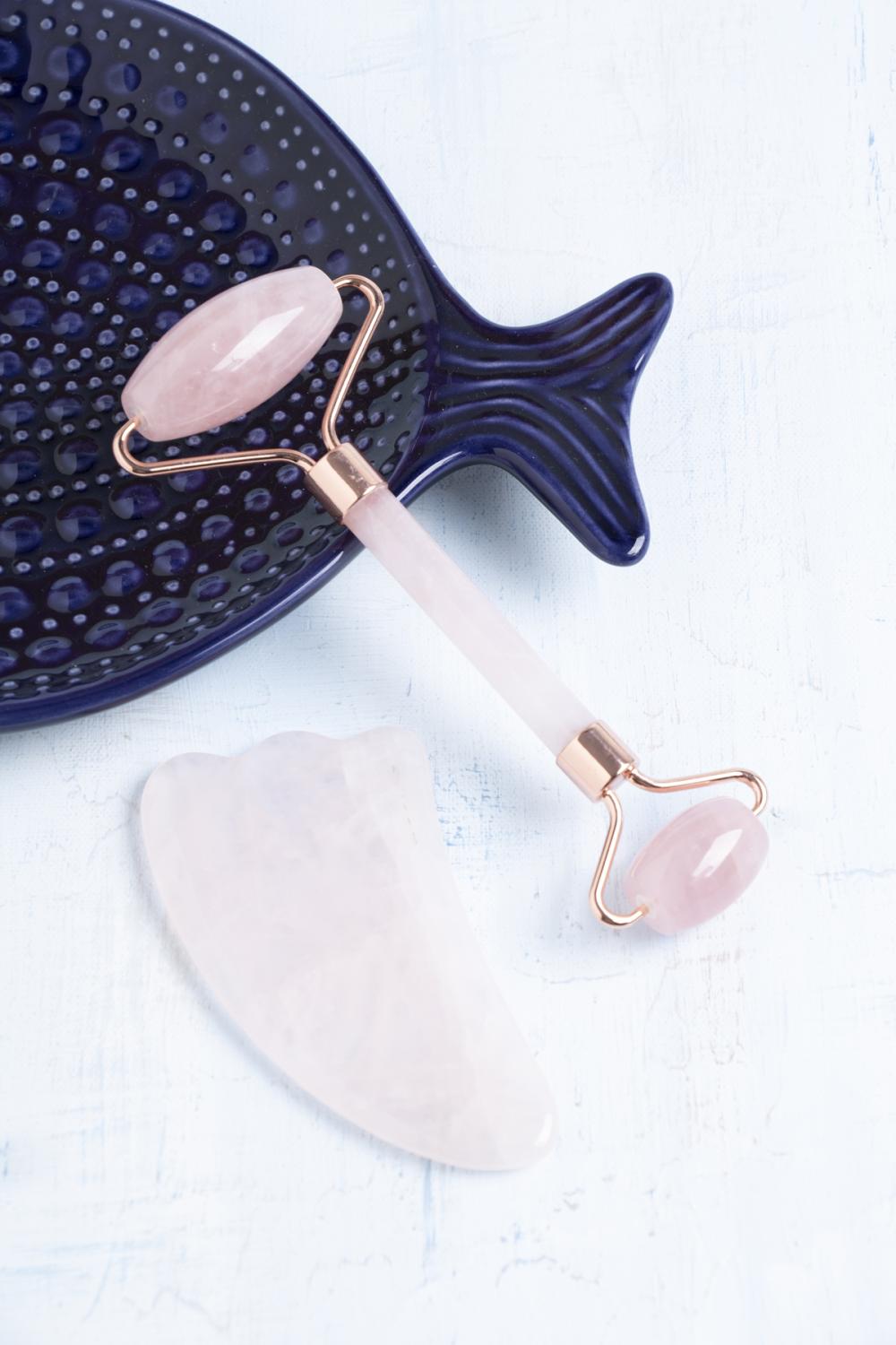Pembe Kuvars Taşı Masaj Takımı - Roller ve Gua Sha Kaz Ayaklı Set