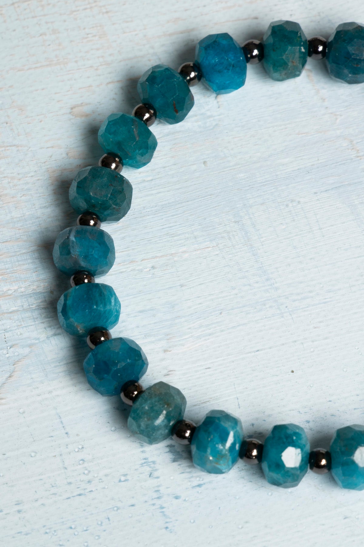 Sertifikalı Doğal Apatit ve Hematit Taşlı Ayarlanabilir Bileklik – İlham &amp; Netlik