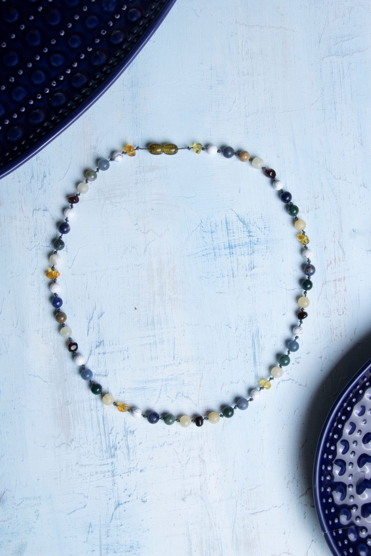 Sertifikalı Doğal Taş Bebek Kolyesi (Kalsit, Sodalit, Yeşil Akik, Kehribar, Havlit)