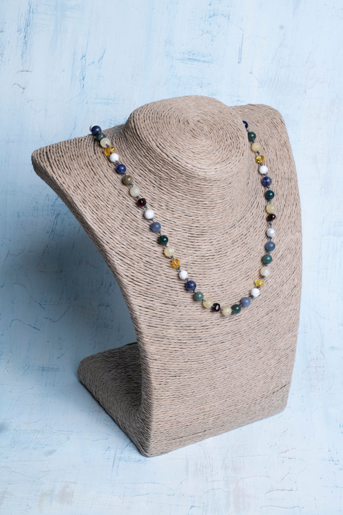 Sertifikalı Doğal Taş Bebek Kolyesi (Kalsit, Sodalit, Yeşil Akik, Kehribar, Havlit)