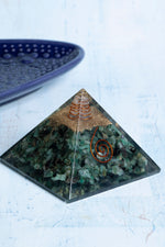 Sertifikalı Malahit Doğal Taş Duygu Temizleme Piramidi S.K: 0017