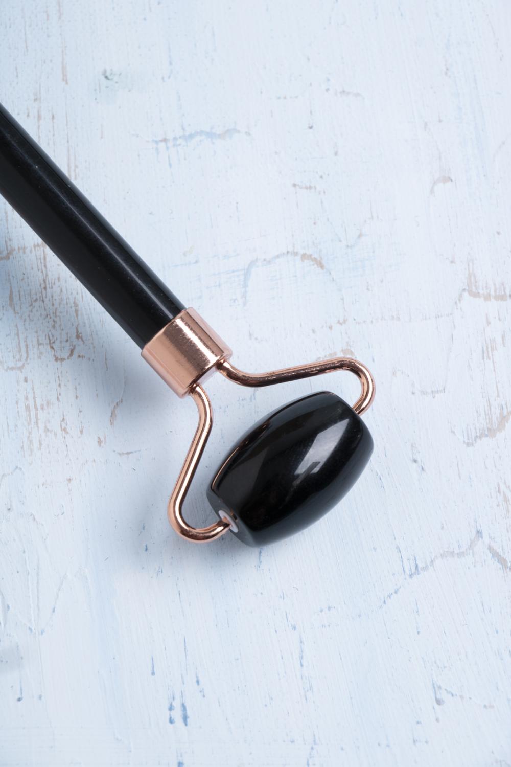 Sertifikalı Obsidyen Roller ve Pembe Kuvars Kalpli Gua Sha Takımı