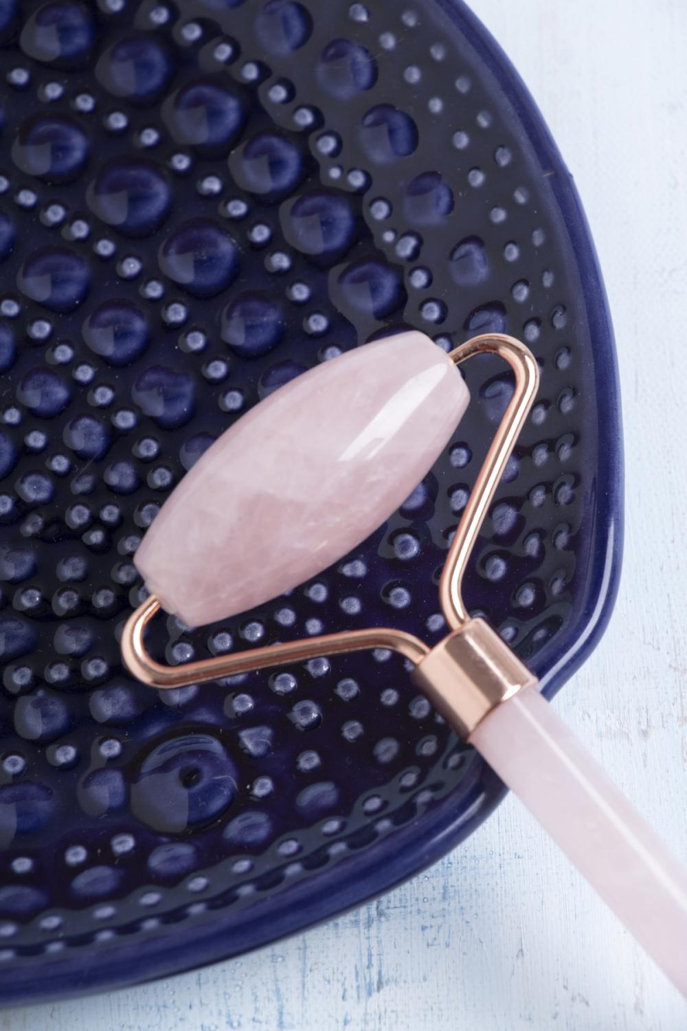 Sertifikalı Pembe Kuvars Roller &amp; Kalpli Yeşim Gua Sha