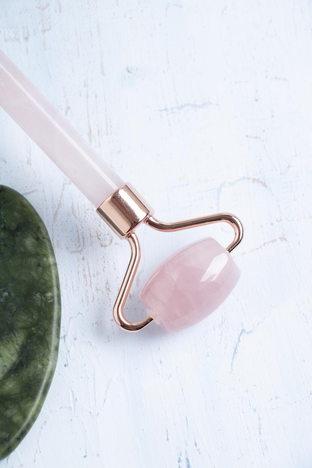 Sertifikalı Pembe Kuvars Roller &amp; Kalpli Yeşim Gua Sha