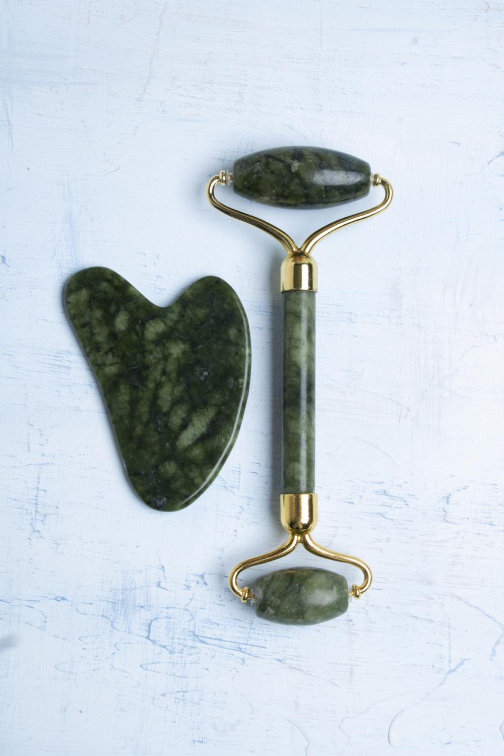 Sertifikalı Yeşim Taşı Gua Sha Yüz Masaj Taşı Kalpli